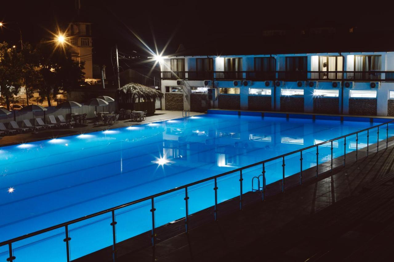 Dem Hotel Sukhumi Esterno foto