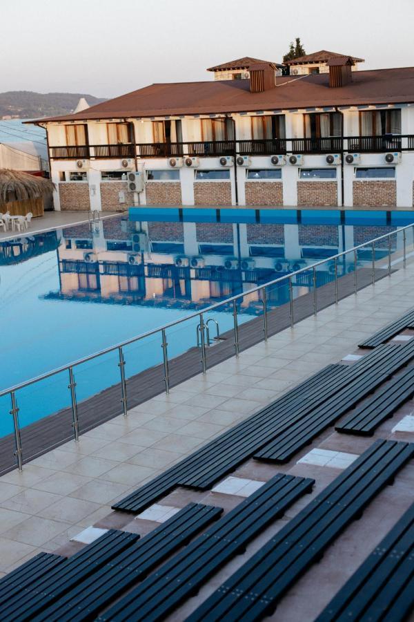 Dem Hotel Sukhumi Esterno foto