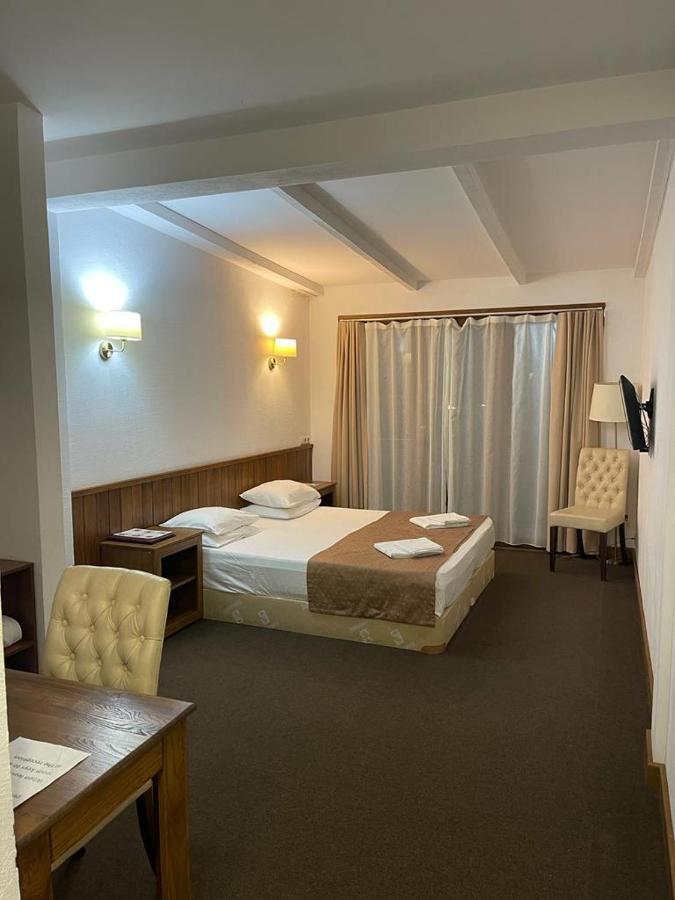 Dem Hotel Sukhumi Esterno foto