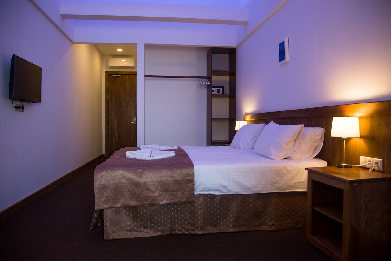 Dem Hotel Sukhumi Esterno foto