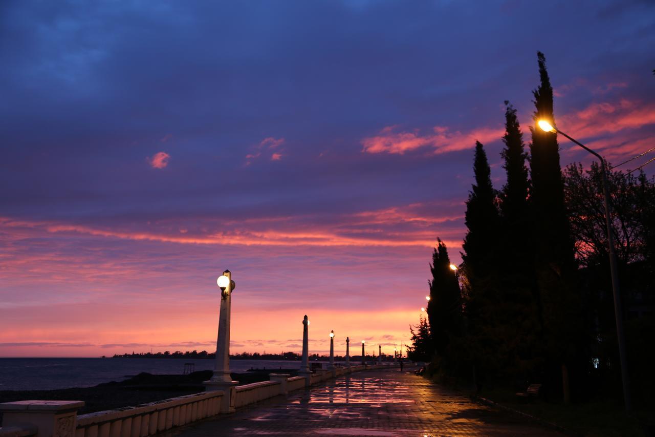 Dem Hotel Sukhumi Esterno foto