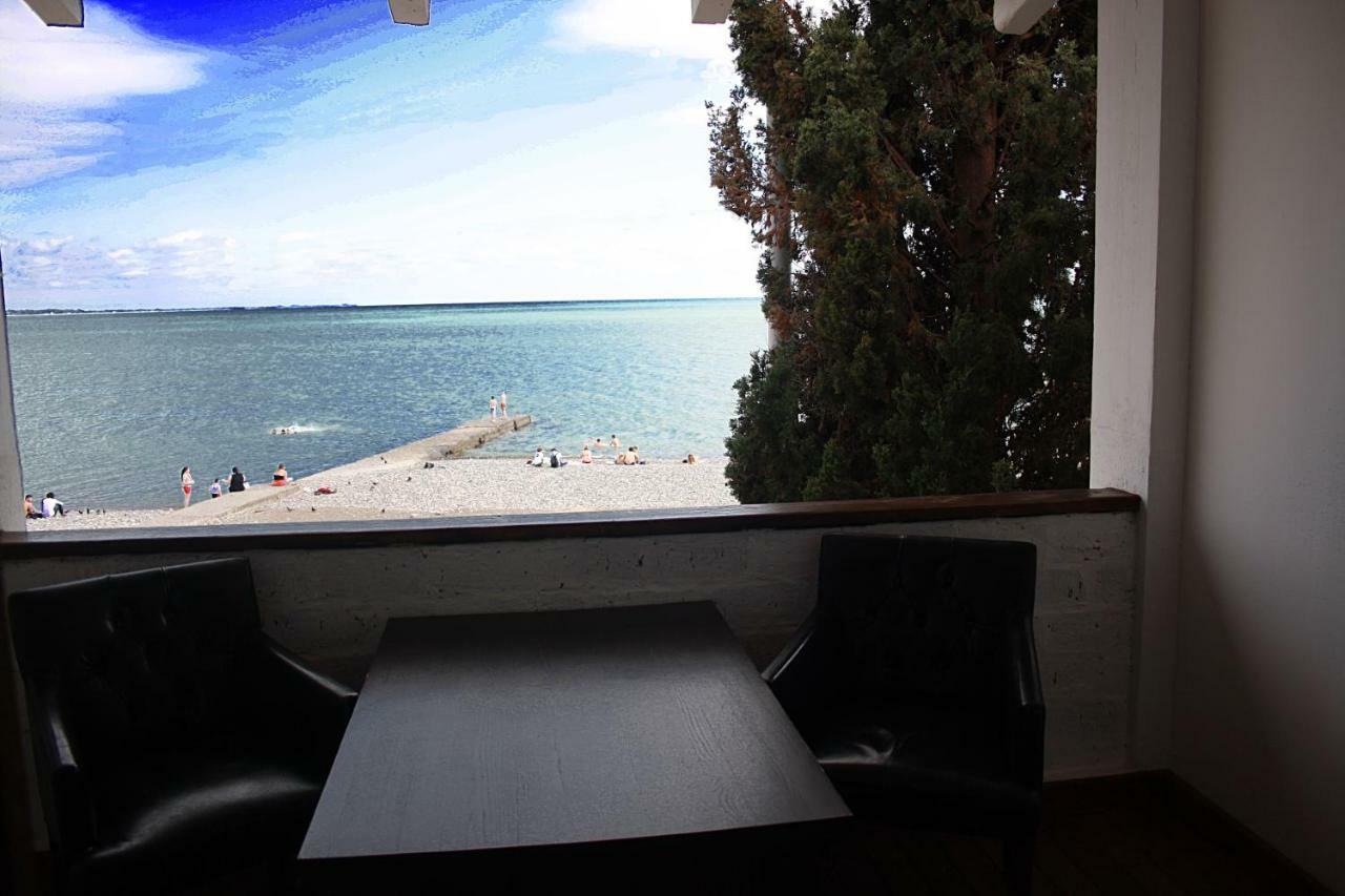 Dem Hotel Sukhumi Esterno foto